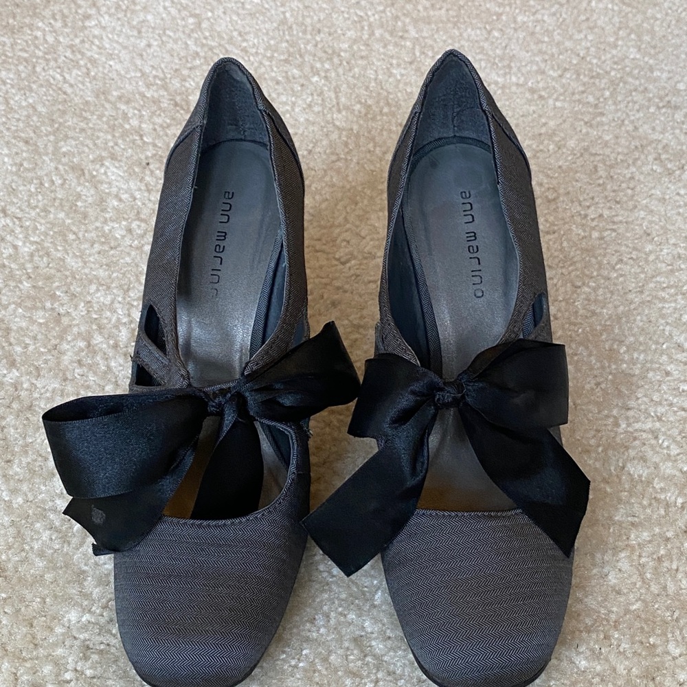 Ann Marino grey Lido bow tie shoes. - Picture 4 of 12
